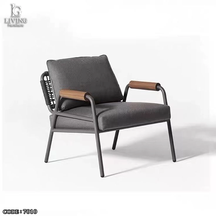 أندريا كرسي معدنى مودرن من ليفينج أندريا كرسي معدنى مودرن من ليفينج