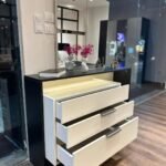 أفينا غرفة نوم ماستر مودرن أبيض وأسود من Living - الصورة 11