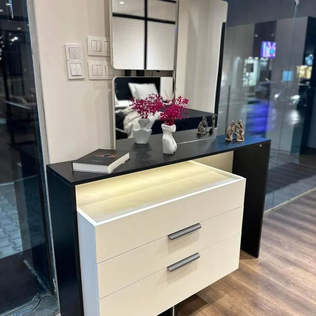 أفينا غرفة نوم ماستر مودرن أبيض وأسود من Living (12) أفينا غرفة نوم ماستر مودرن أبيض وأسود من Living - الصورة 12