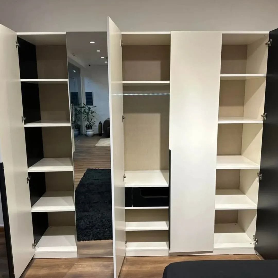 أفينا غرفة نوم ماستر مودرن أبيض وأسود من Living (5) أفينا غرفة نوم ماستر مودرن أبيض وأسود من Living - الصورة 5