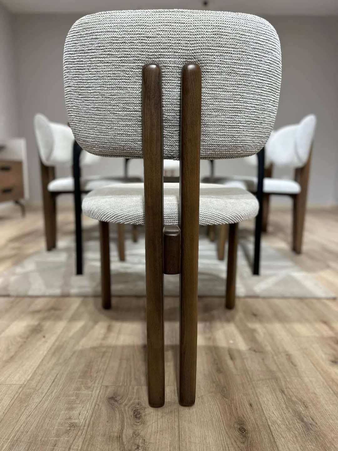 أوربان سفرة مودرن من Living (4) أوربان سفرة مودرن من Living - الصورة 4