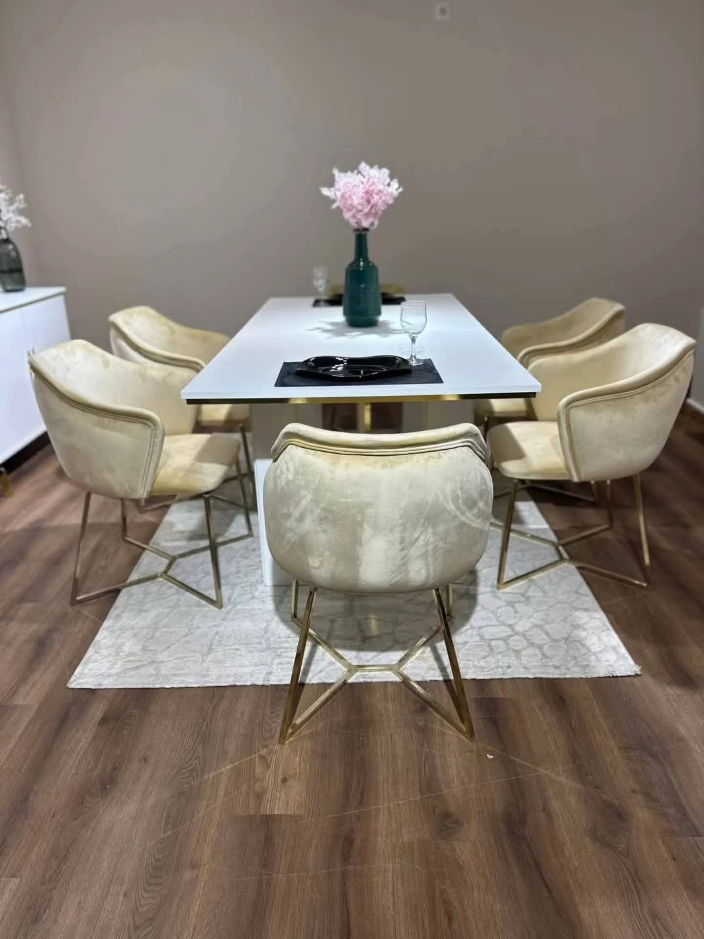 سفرة أڤا مودرن فخمة من Living (2) سفرة أڤا مودرن فخمة من Living - الصورة 2