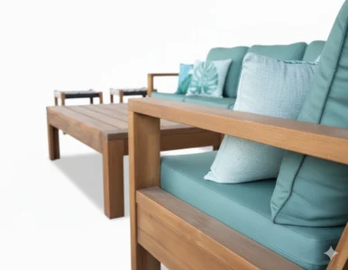 سافوي أثاث خارجي خشبي فاخر من LIVING