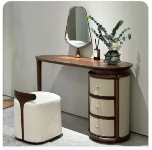 ريميا تسريحة بتصميم خشبي أنيق ومظهر راقٍ