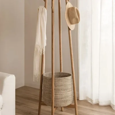 Marvella – Wooden Clothes Hanger with Decorative Woven Base