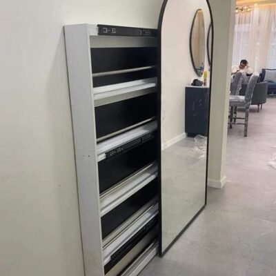 لارا جزامة مودرن بمرآة طويلة – تصميم أنيق للأحذية