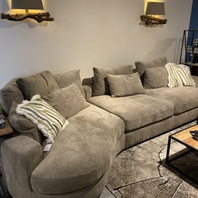 أماليا ركنة ليفينج مودرن بتصميم فاخر ومريح